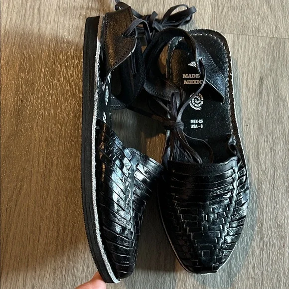 Black Leather Women Sandals - Picture 5 of 8